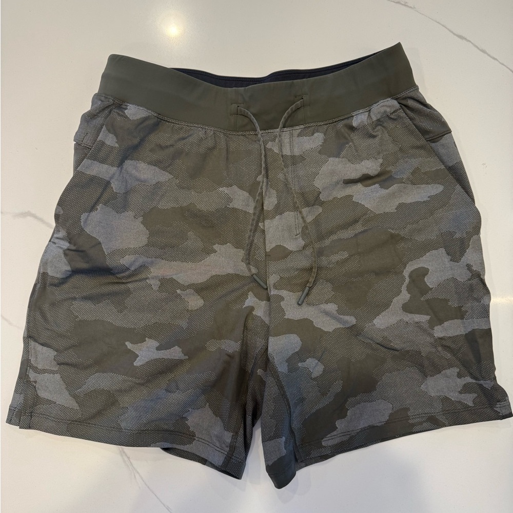 lululemon athletica Camouflage 7” THE Shorts - Green and Gray